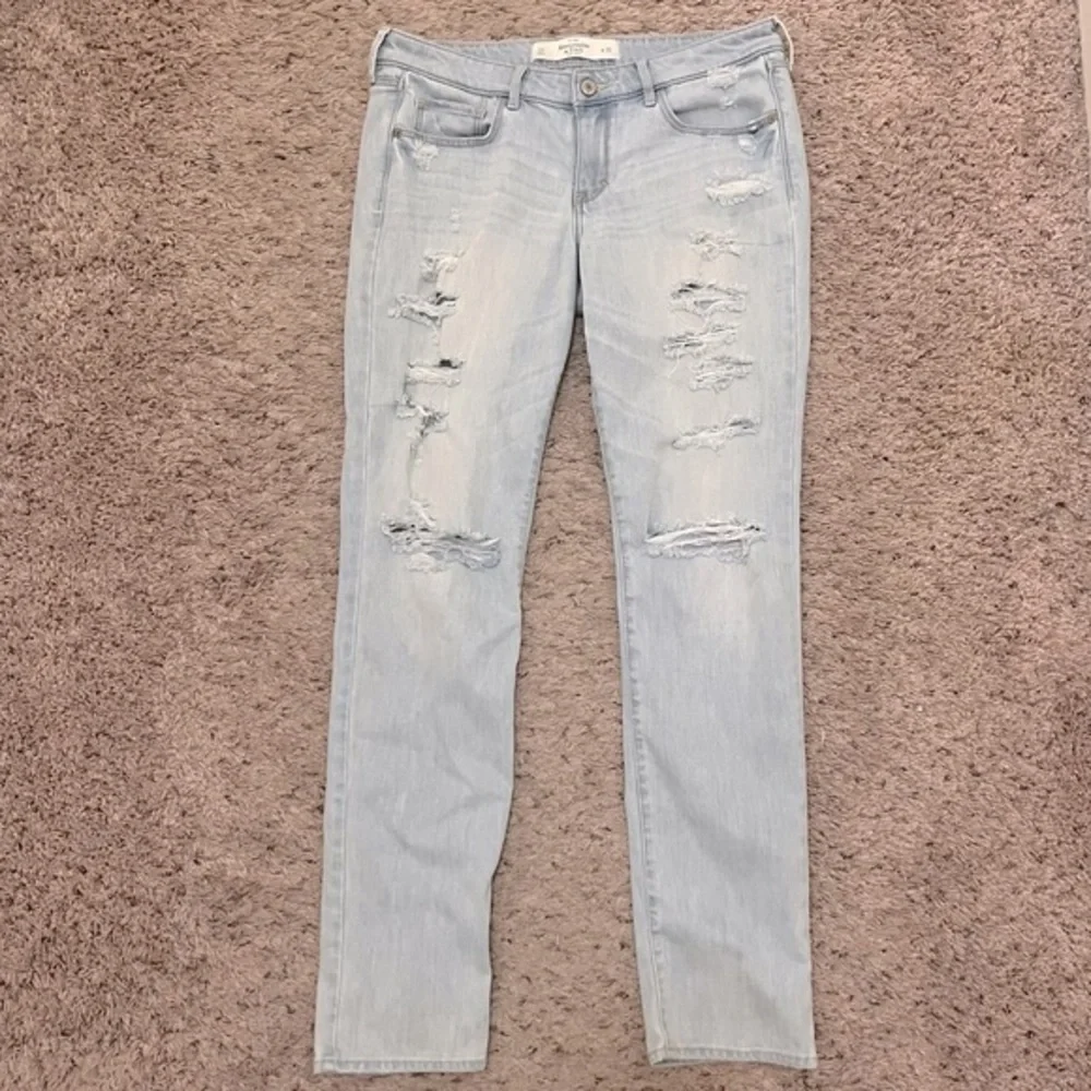 Abercrombie Vintage Distressed Low Rise Denim - Picture 2 of 5